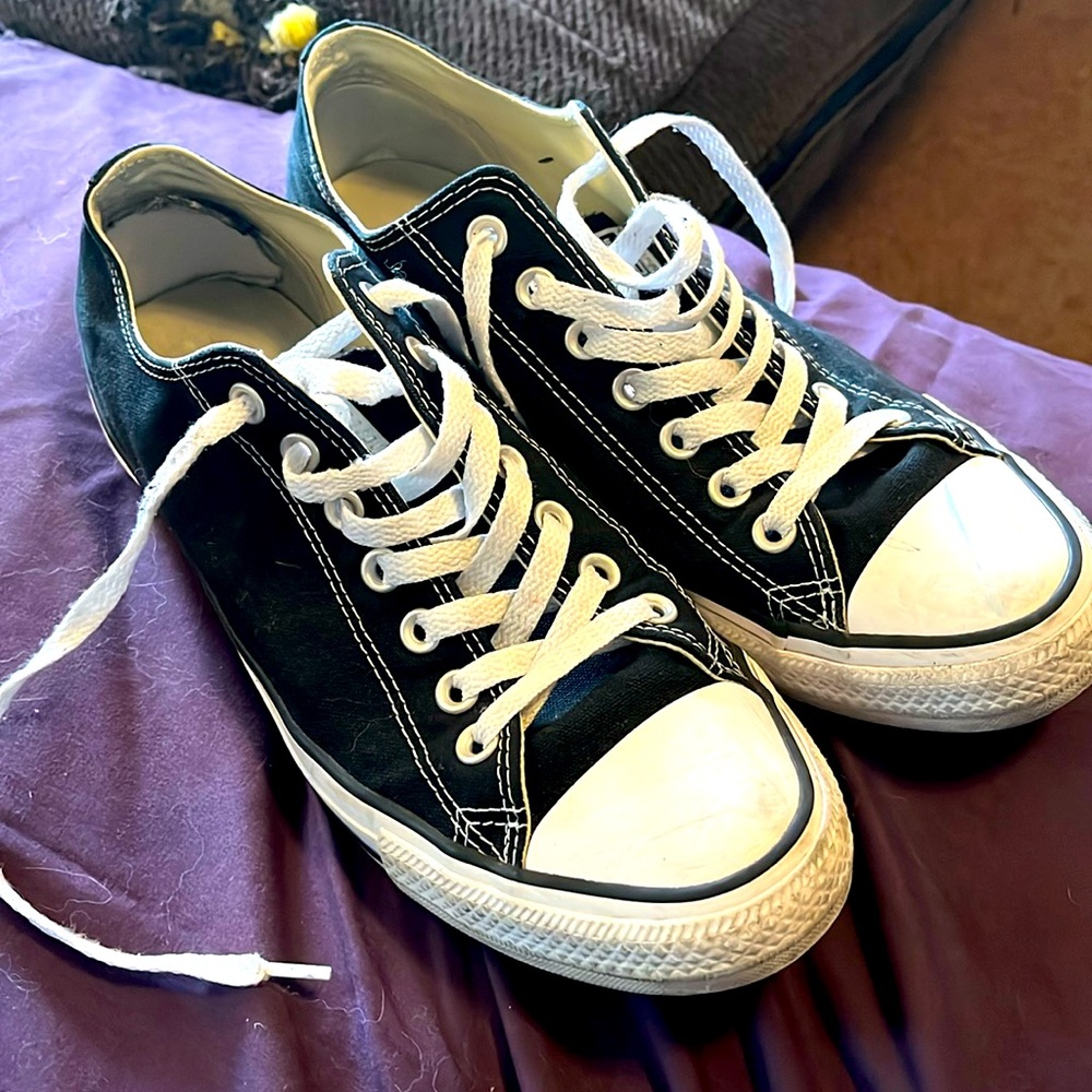 Converse 9.5 mens sneakers